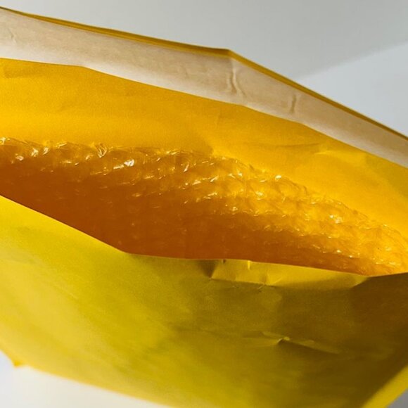 50 NEW 8.5" x 12" Manila Bubble Padded Self Sealing Envelopes (2 packs of 25) - Picture 3 of 4